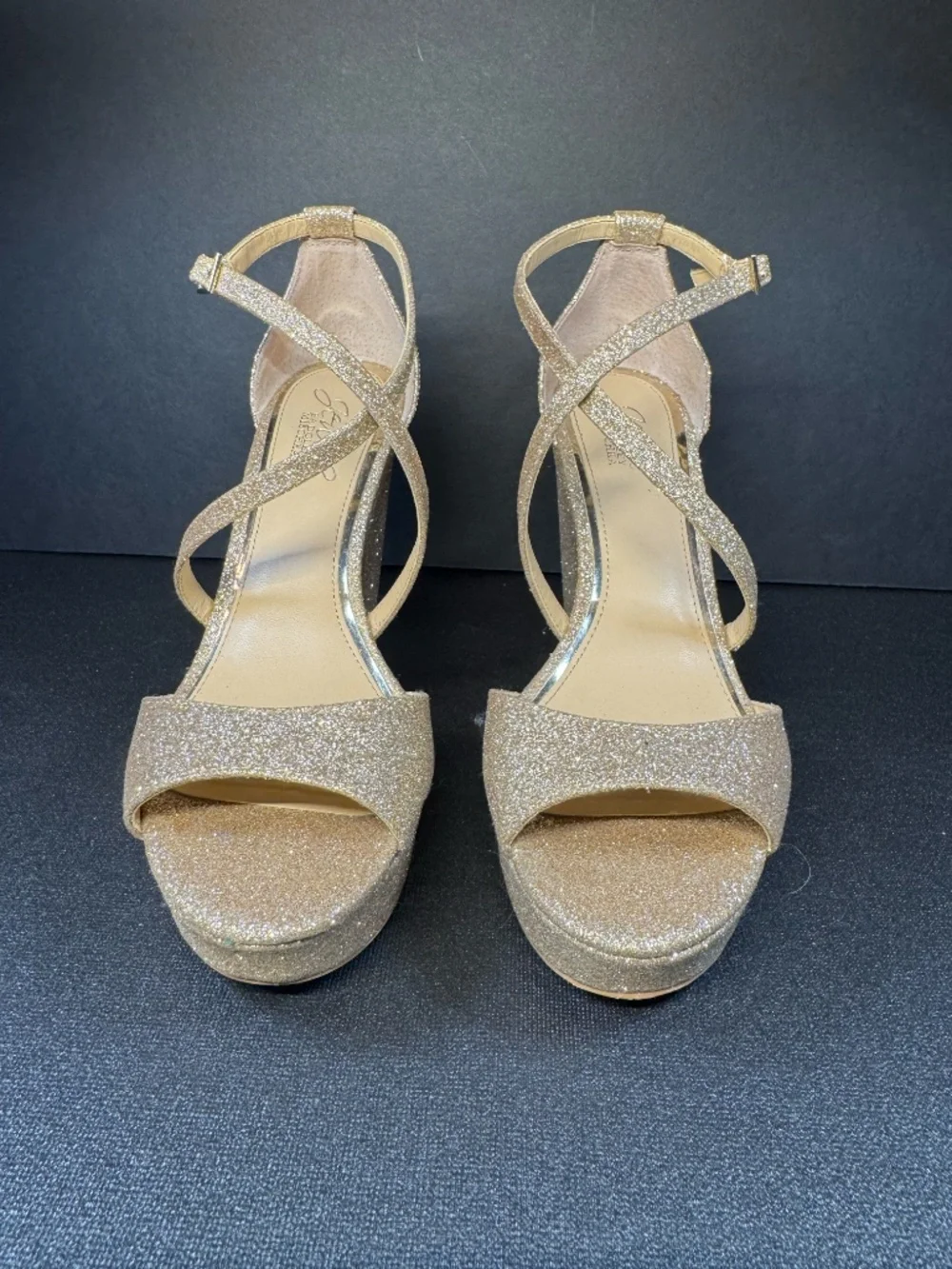 Jewel Badgley Mischka Gold Glitter Wedge Sandals Size 7 Wedding Prom Formal